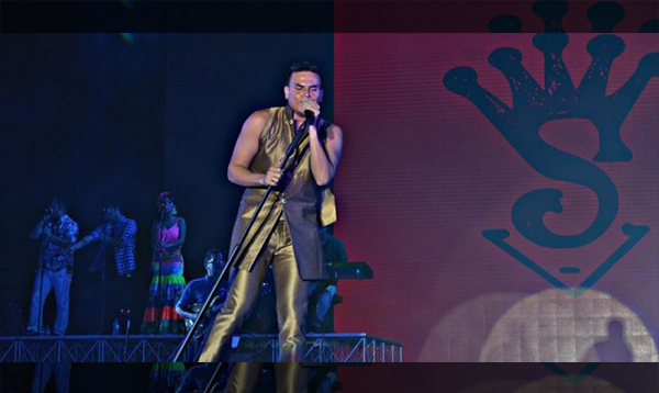 silvestre-dangond-coronación-reina-del-carnaval-2016-600x358