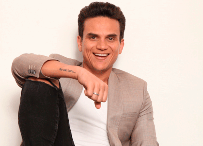 Se aleja Silvestre Dangond del vallenato