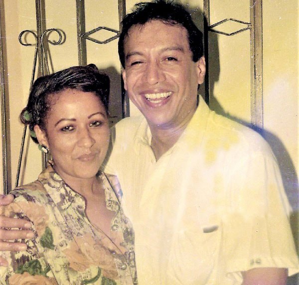 Diomedes Díaz y Patricia Acosta, diseñaron en sus corazones un amor de película que los llevó por distintos escenarios donde filmaron escenas de alegrías y de tristezas. Foto Hernando Vergara.