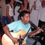 Historia de la famosa canción "Todo de cabeza" de Kaleth Morales