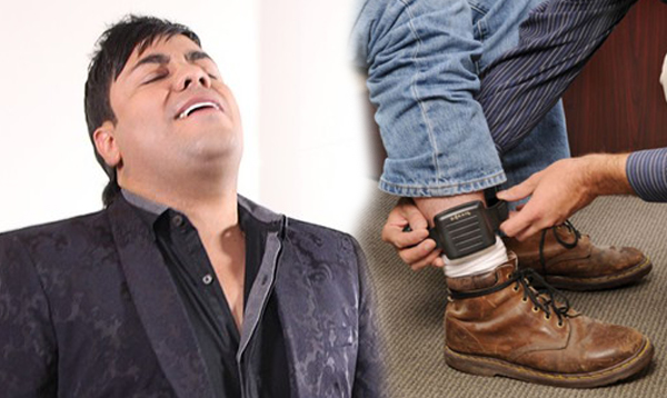 Churo Díaz, el ídolo Vallenato con brazalete electrónico