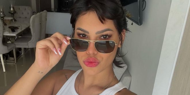 Ana del Castillo